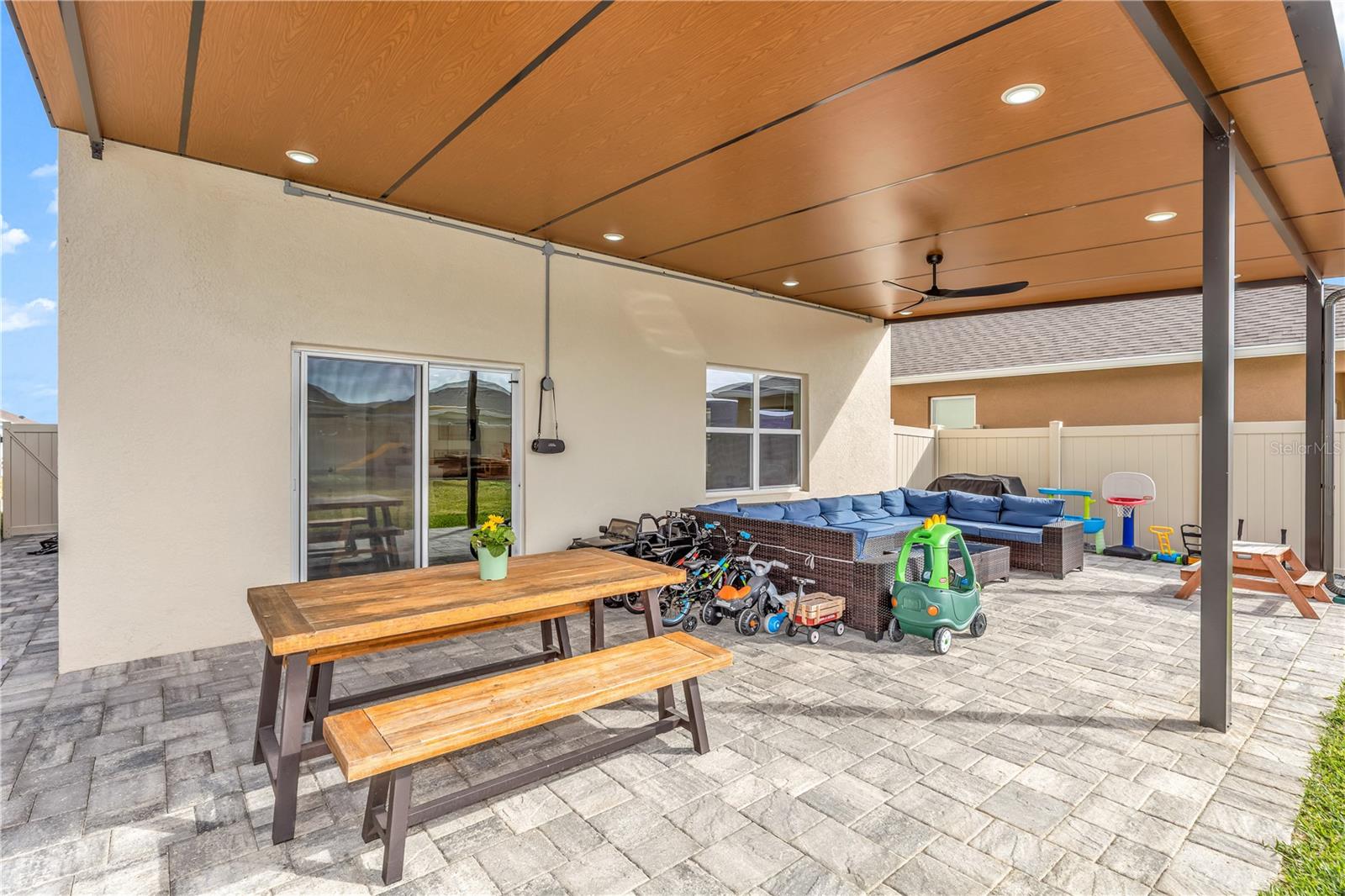 3536 SUNGROVE CIRCLE