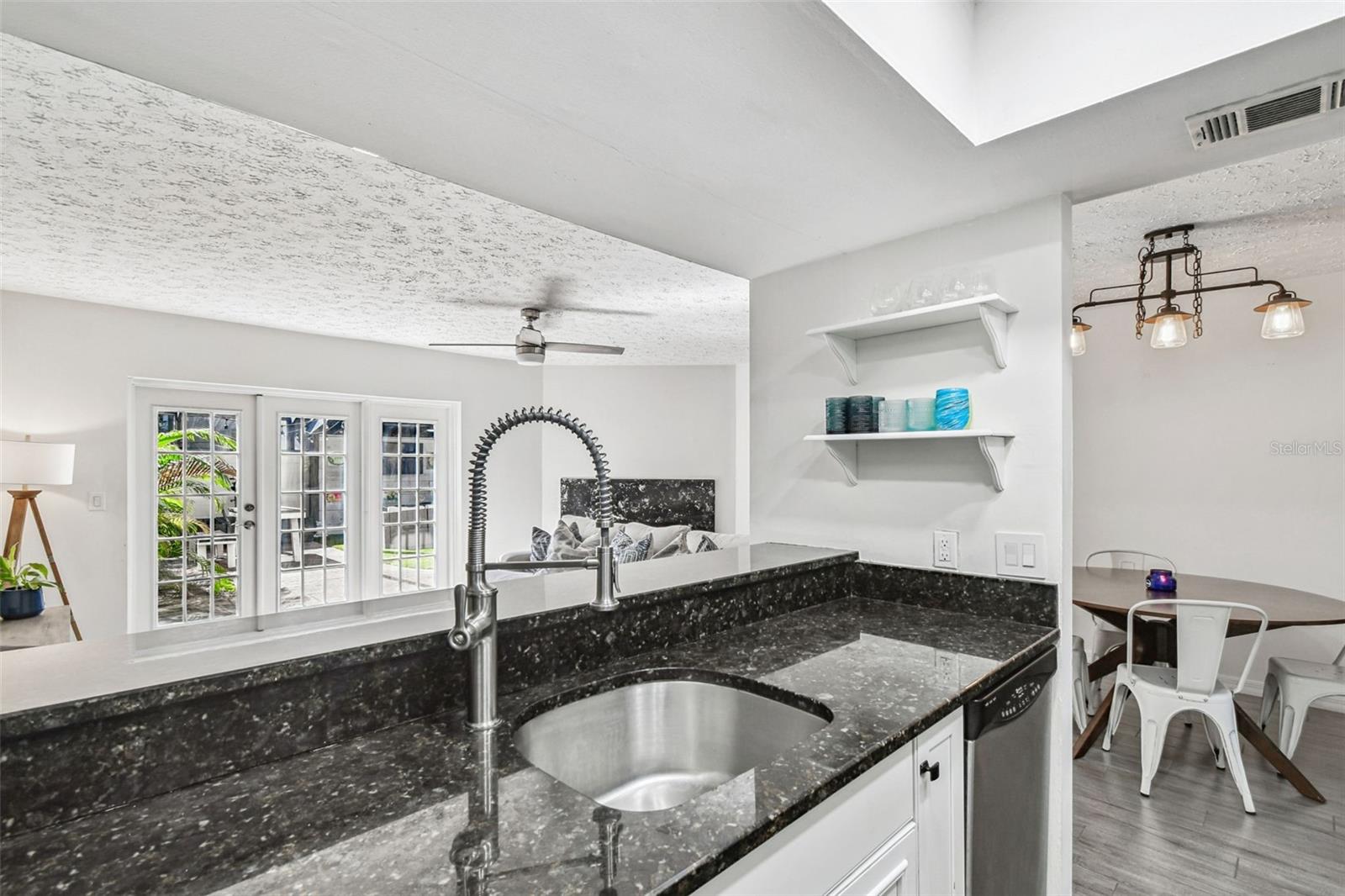 LE REFUGE A CONDO - Residential