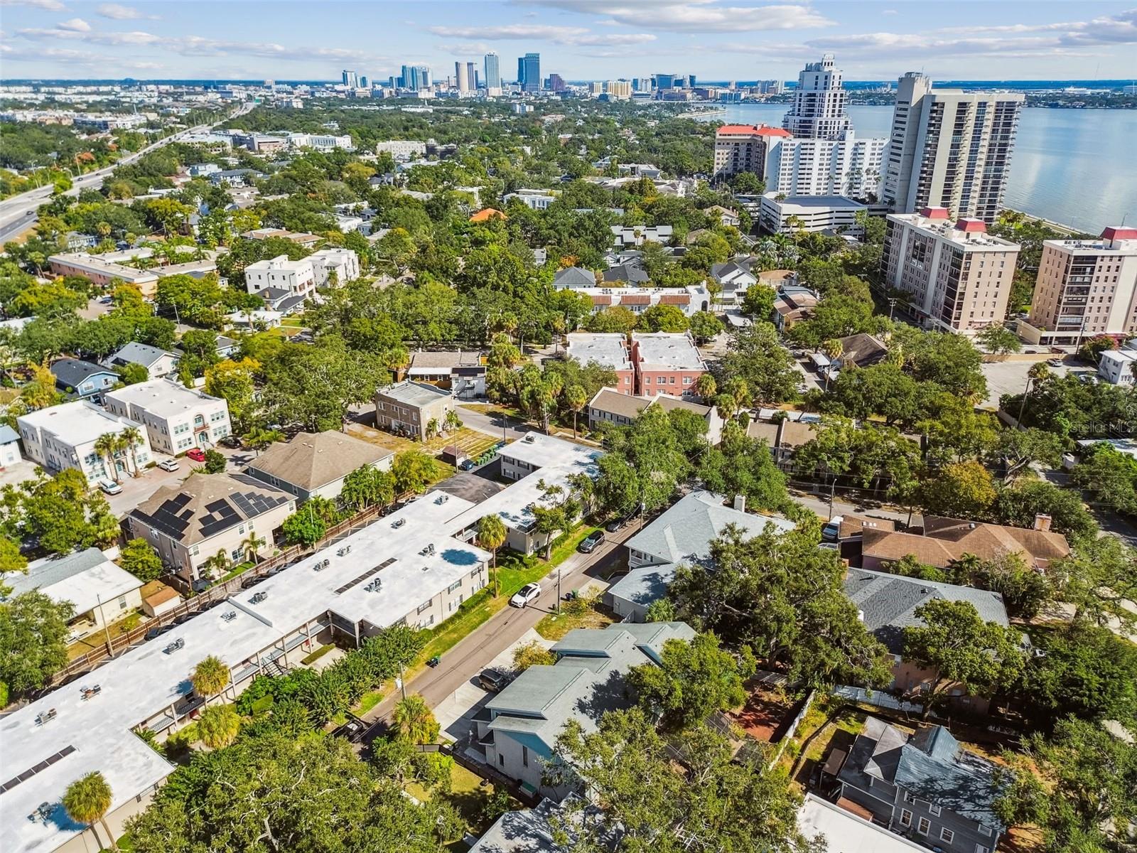 LE REFUGE A CONDO - Residential