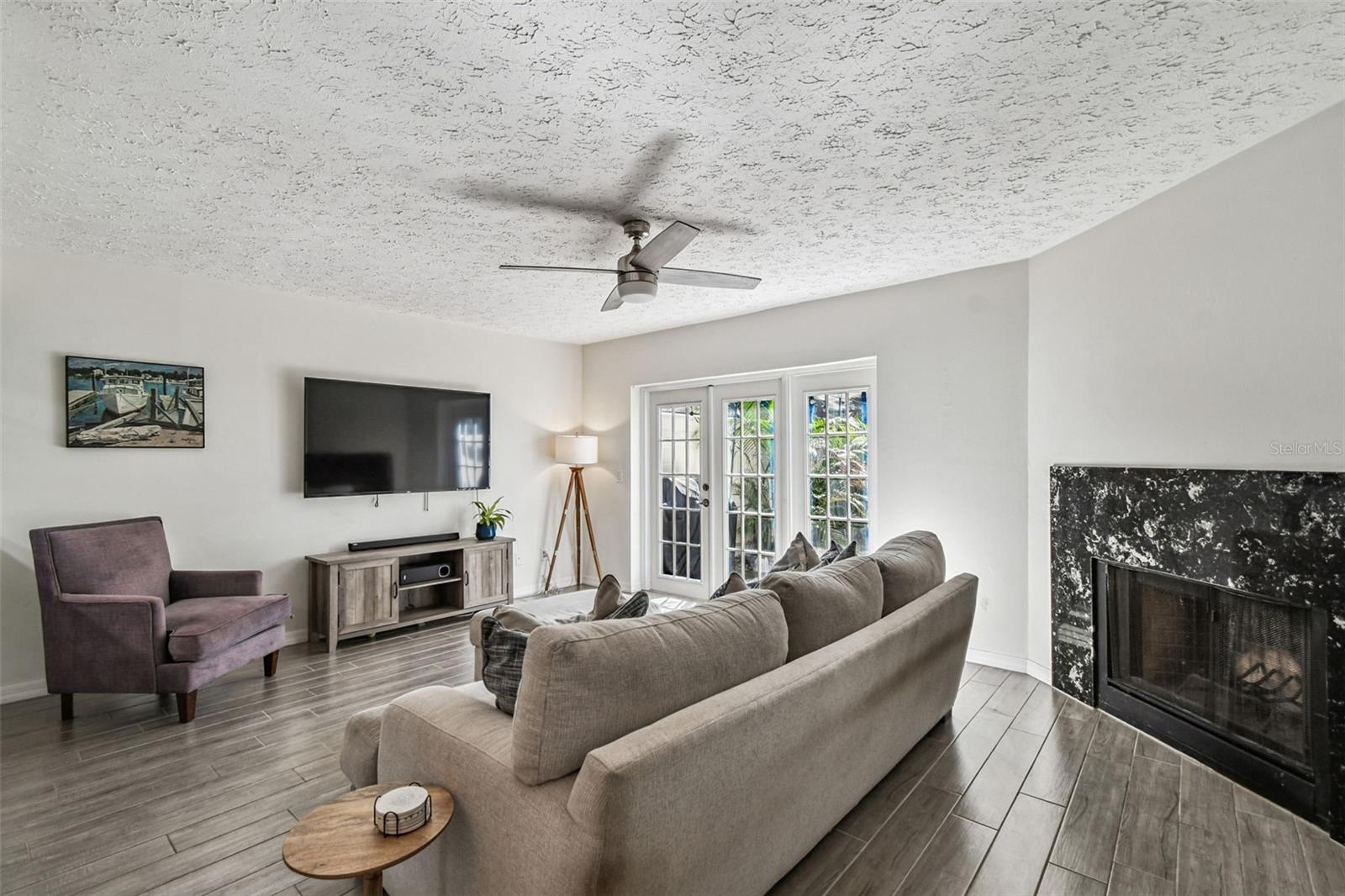 LE REFUGE A CONDO - Residential