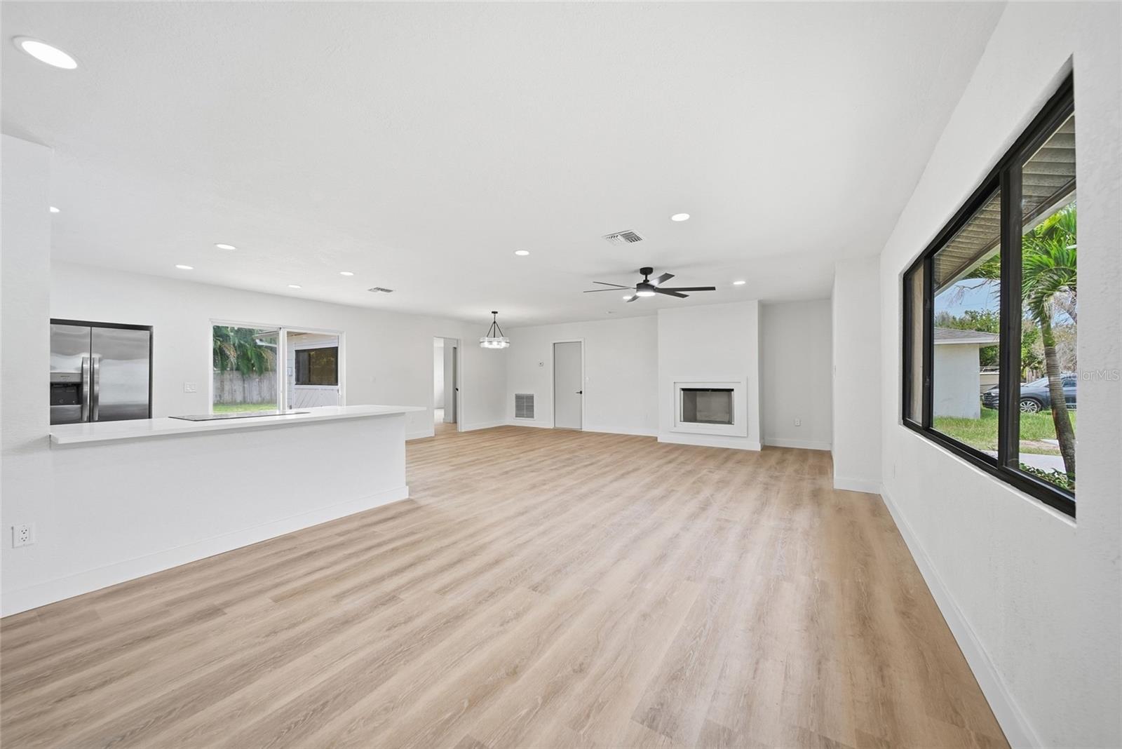 815 POINSETTIA AVENUE