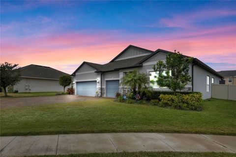 A home in HOWEY IN THE HILLS