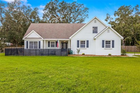 A home in LAKELAND