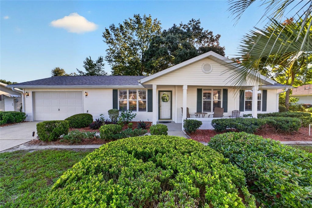 Photo of 11569 SW 88th Ct, Ocala, FL 34481 (MLS # OM734230)
