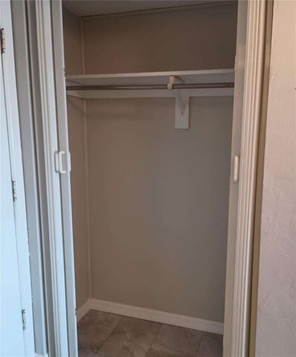 BAYSHORE ON THE LAKE APTS SEC 2 - Residential