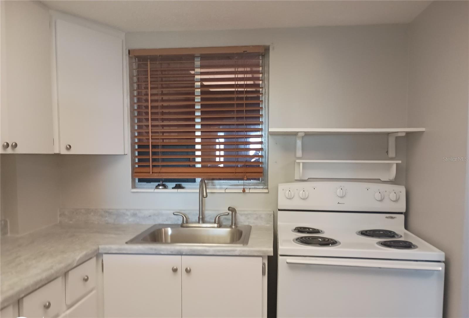 BAYSHORE ON THE LAKE APTS SEC 2 - Residential