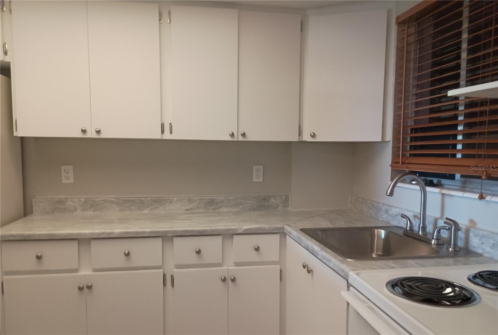 BAYSHORE ON THE LAKE APTS SEC 2 - Residential