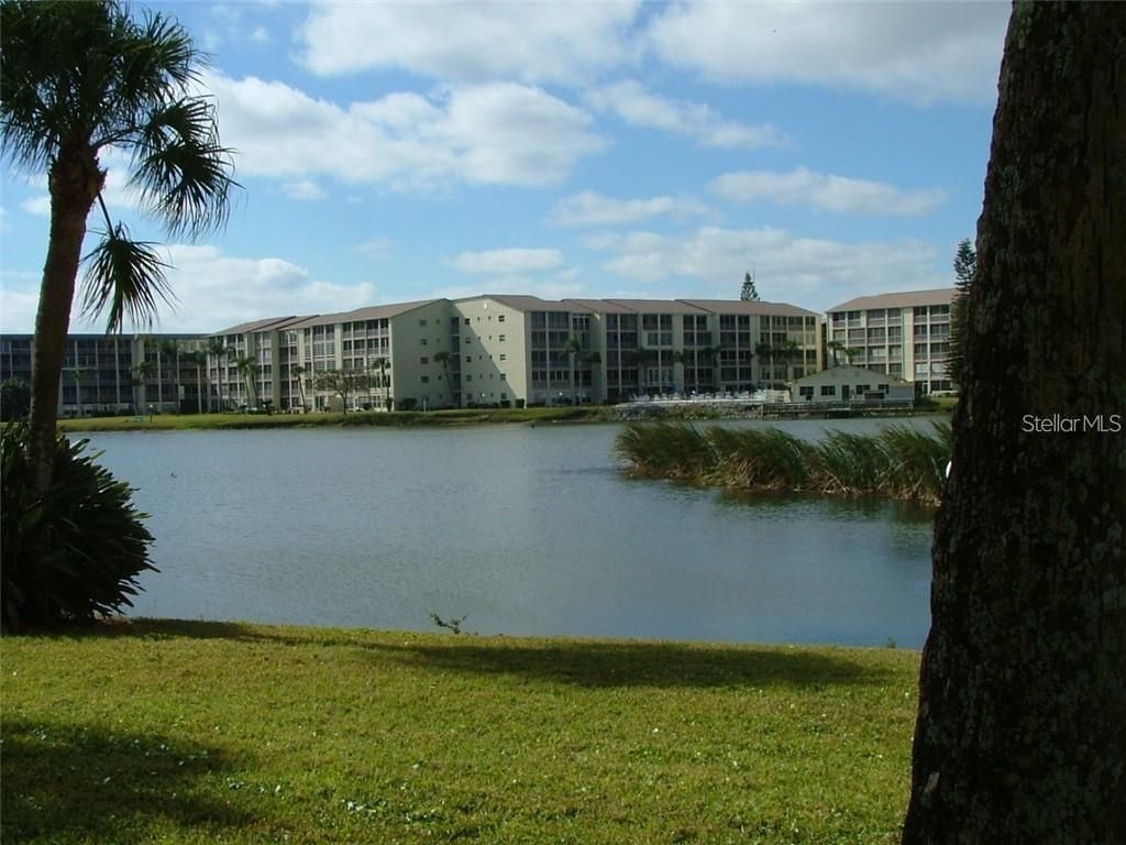Photo of 4109 Lake Bayshore Drive #407, Bradenton, FL 34205 (MLS # A4681686)