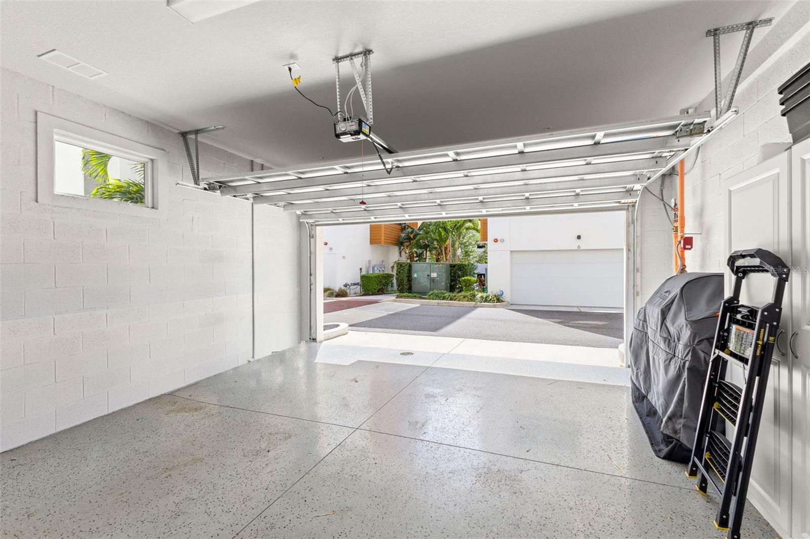 WESTSHORE VILLAGE TWNHMS - Residential