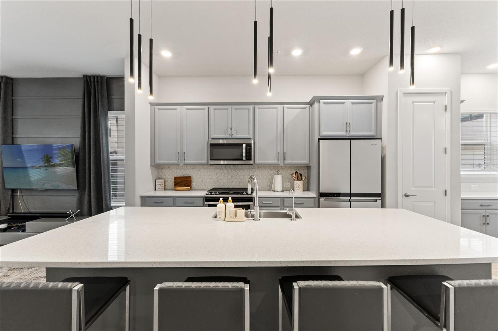 WESTSHORE VILLAGE TWNHMS - Residential