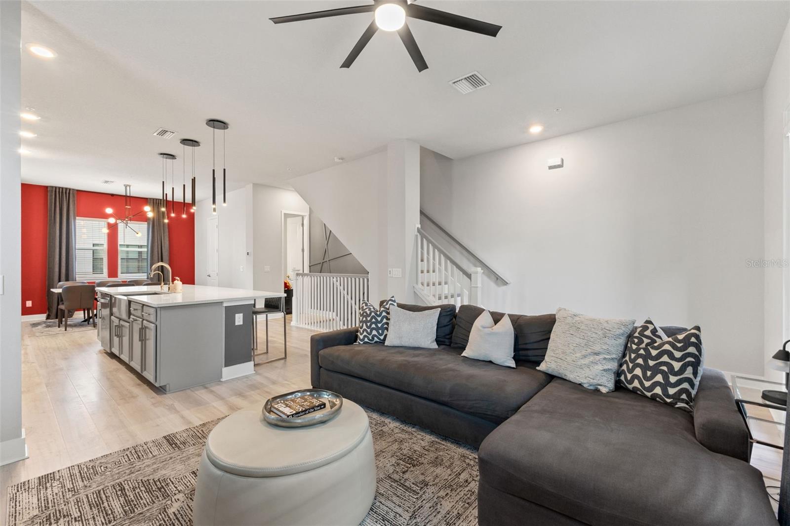 WESTSHORE VILLAGE TWNHMS - Residential