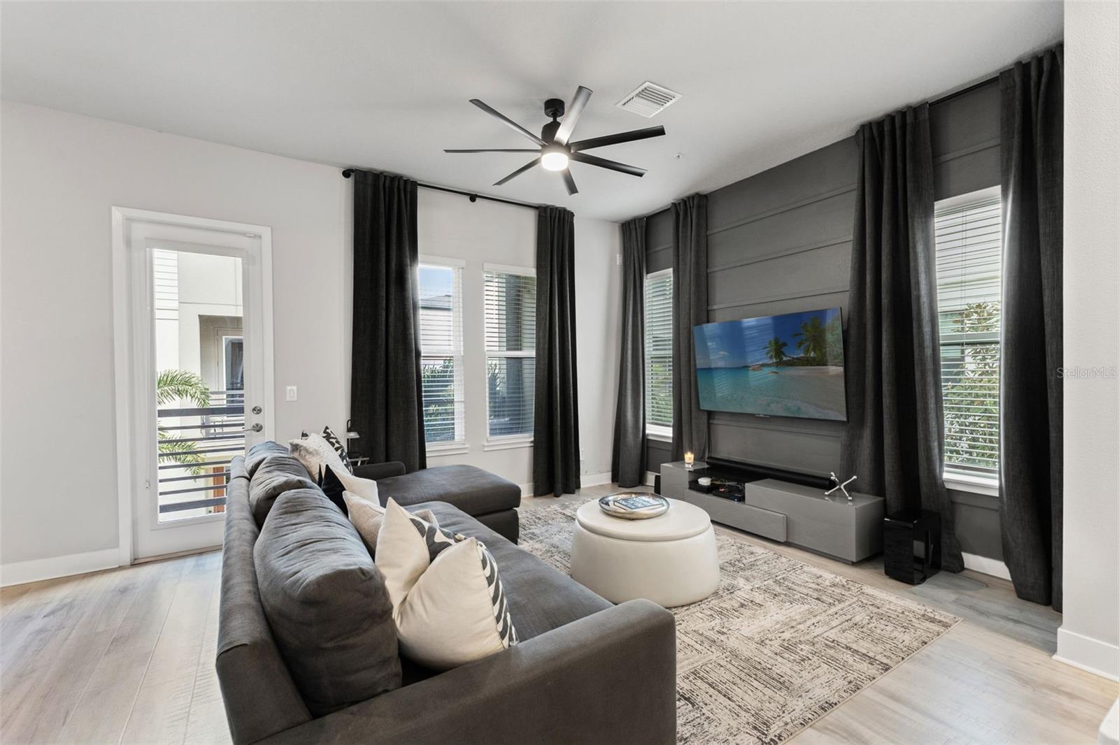 WESTSHORE VILLAGE TWNHMS - Residential