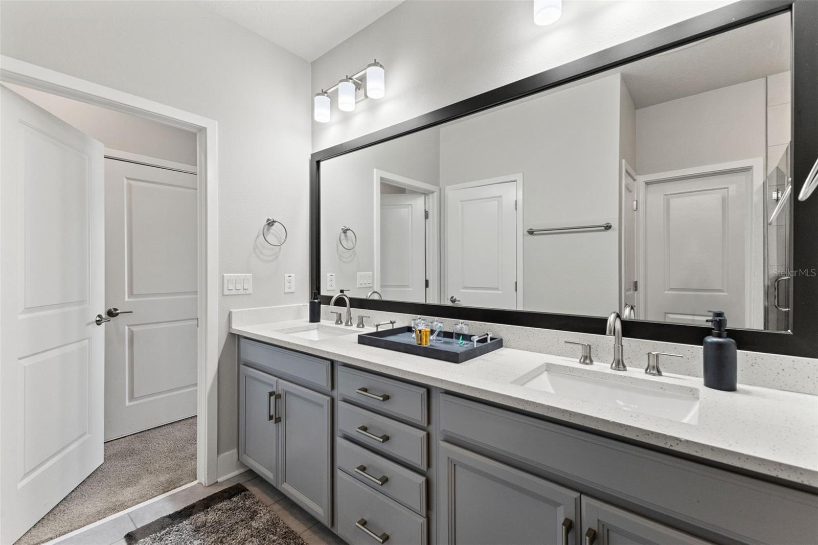 WESTSHORE VILLAGE TWNHMS - Residential