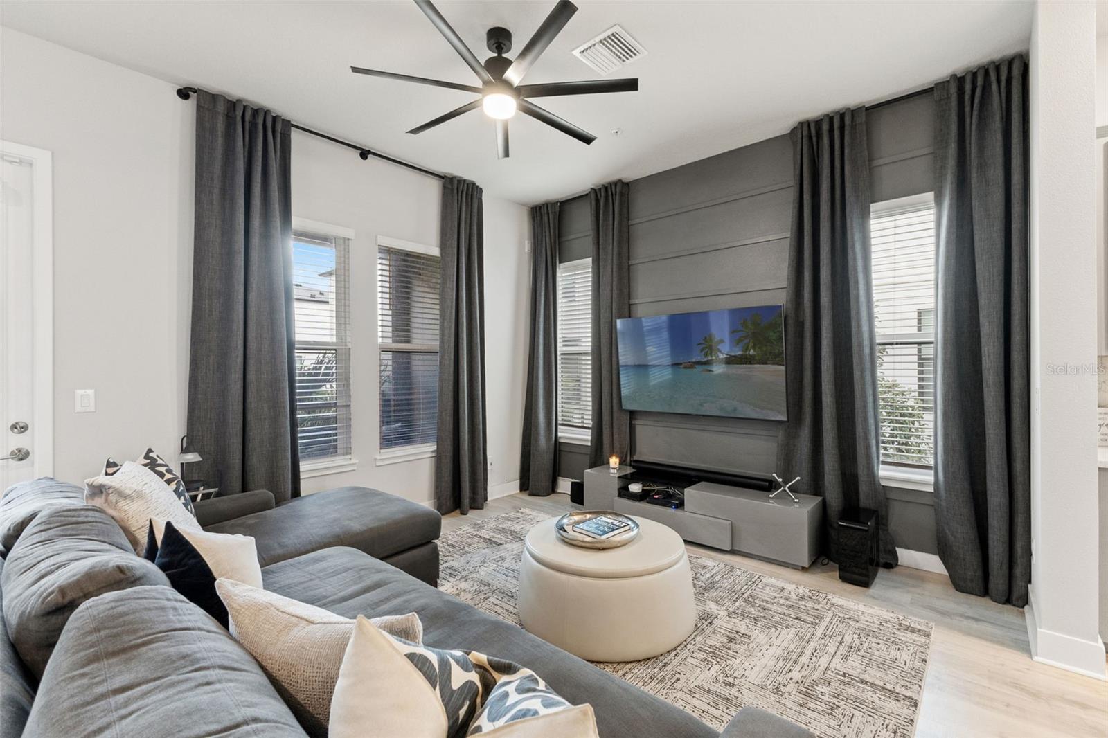 WESTSHORE VILLAGE TWNHMS - Residential