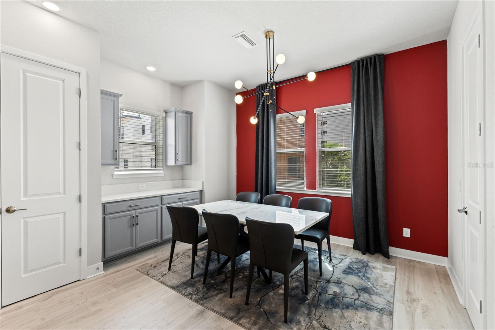 WESTSHORE VILLAGE TWNHMS - Residential