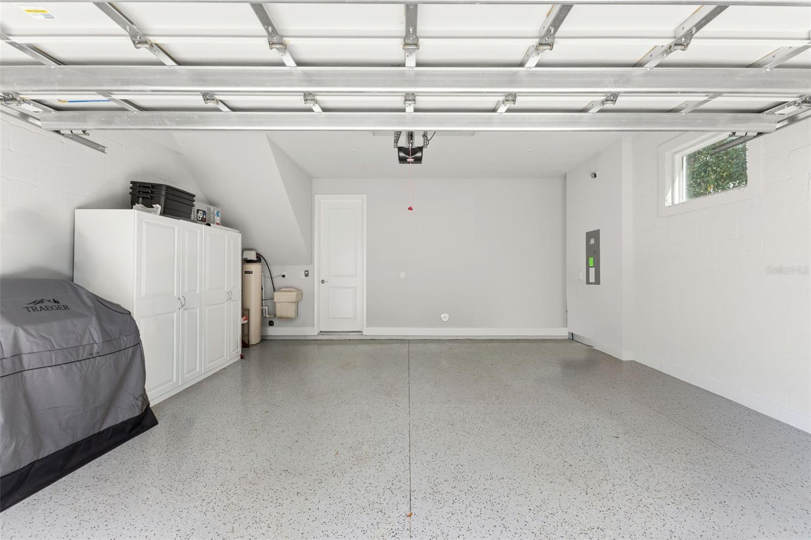 WESTSHORE VILLAGE TWNHMS - Residential