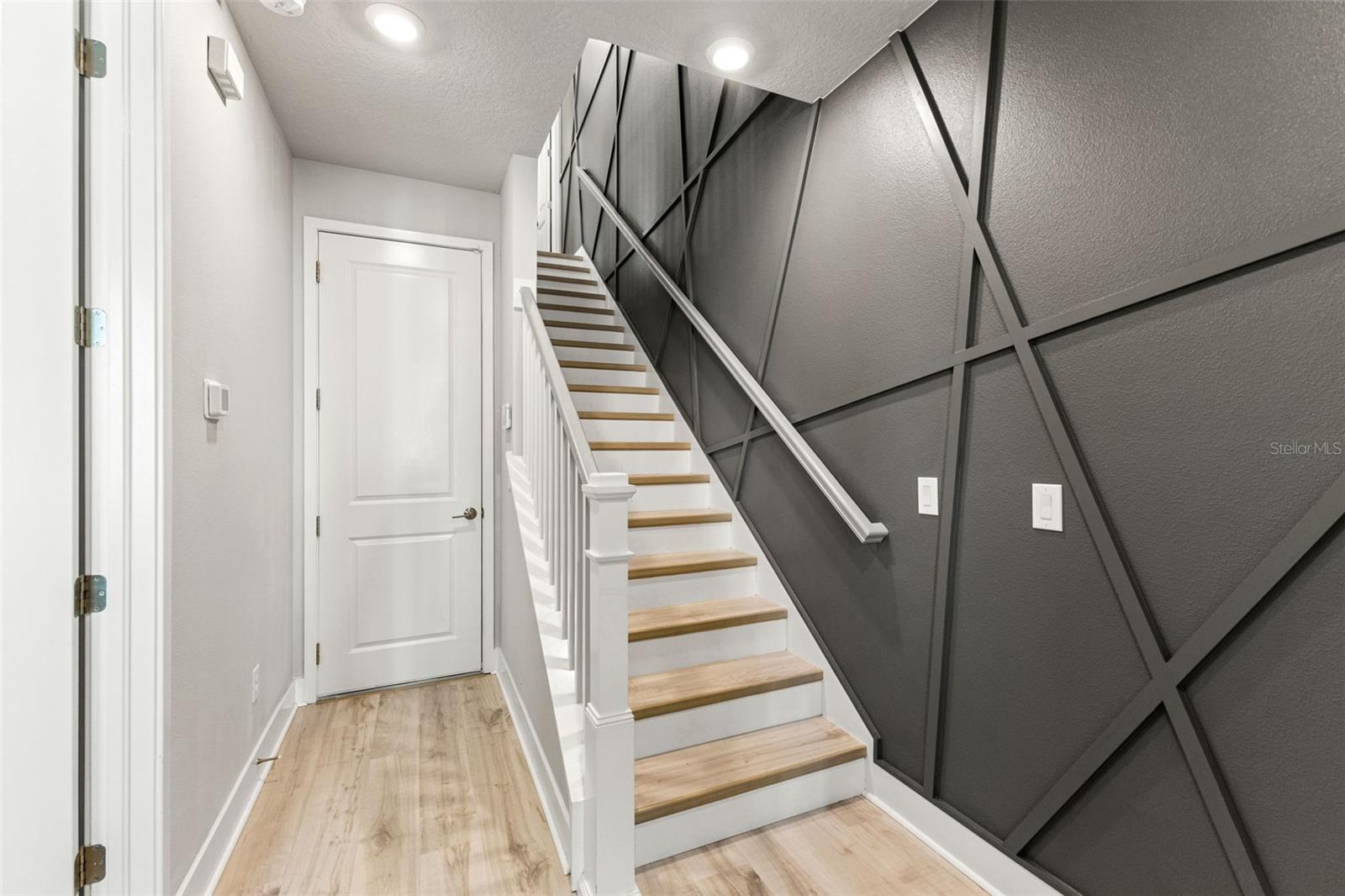 WESTSHORE VILLAGE TWNHMS - Residential