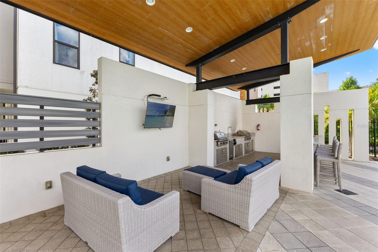 WESTSHORE VILLAGE TWNHMS - Residential