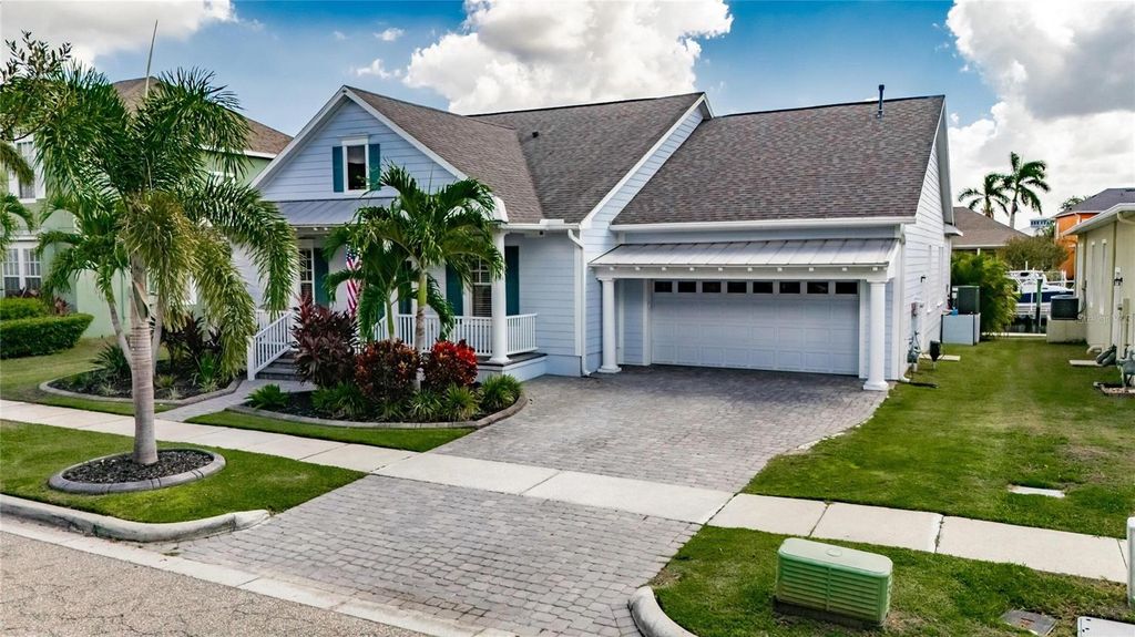 Photo of 526 Islebay Drive, Apollo Beach, FL 33572 (MLS # TB8434879)
