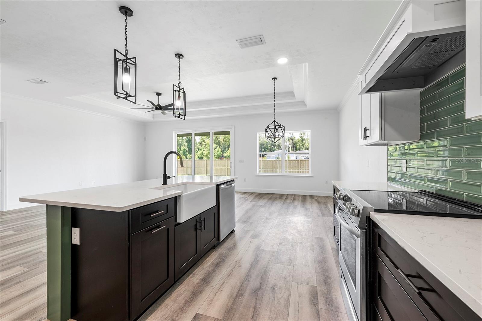 GRAND OAKS - Residential Lease