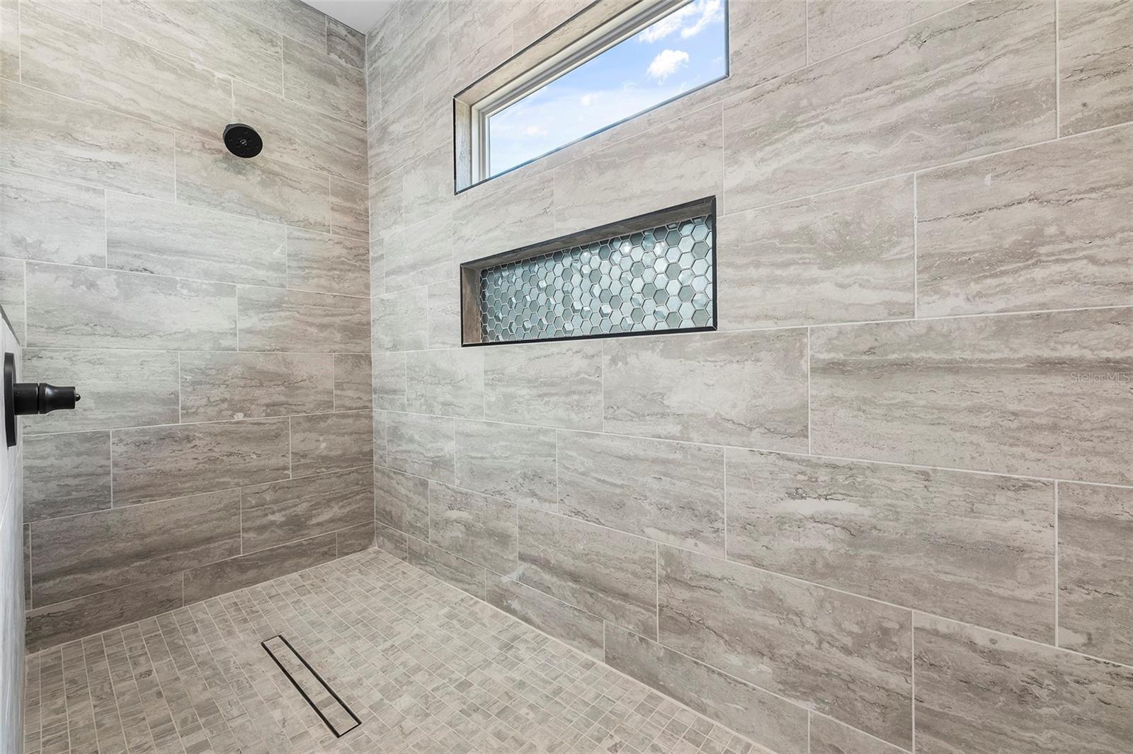 GRAND OAKS - Residential Lease