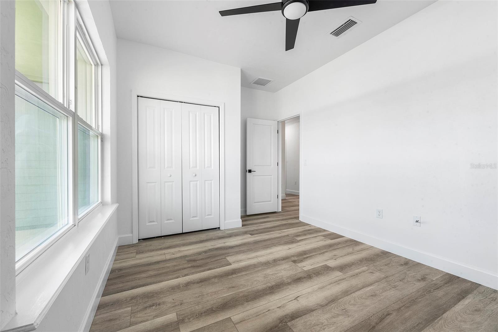 GRAND OAKS - Residential Lease