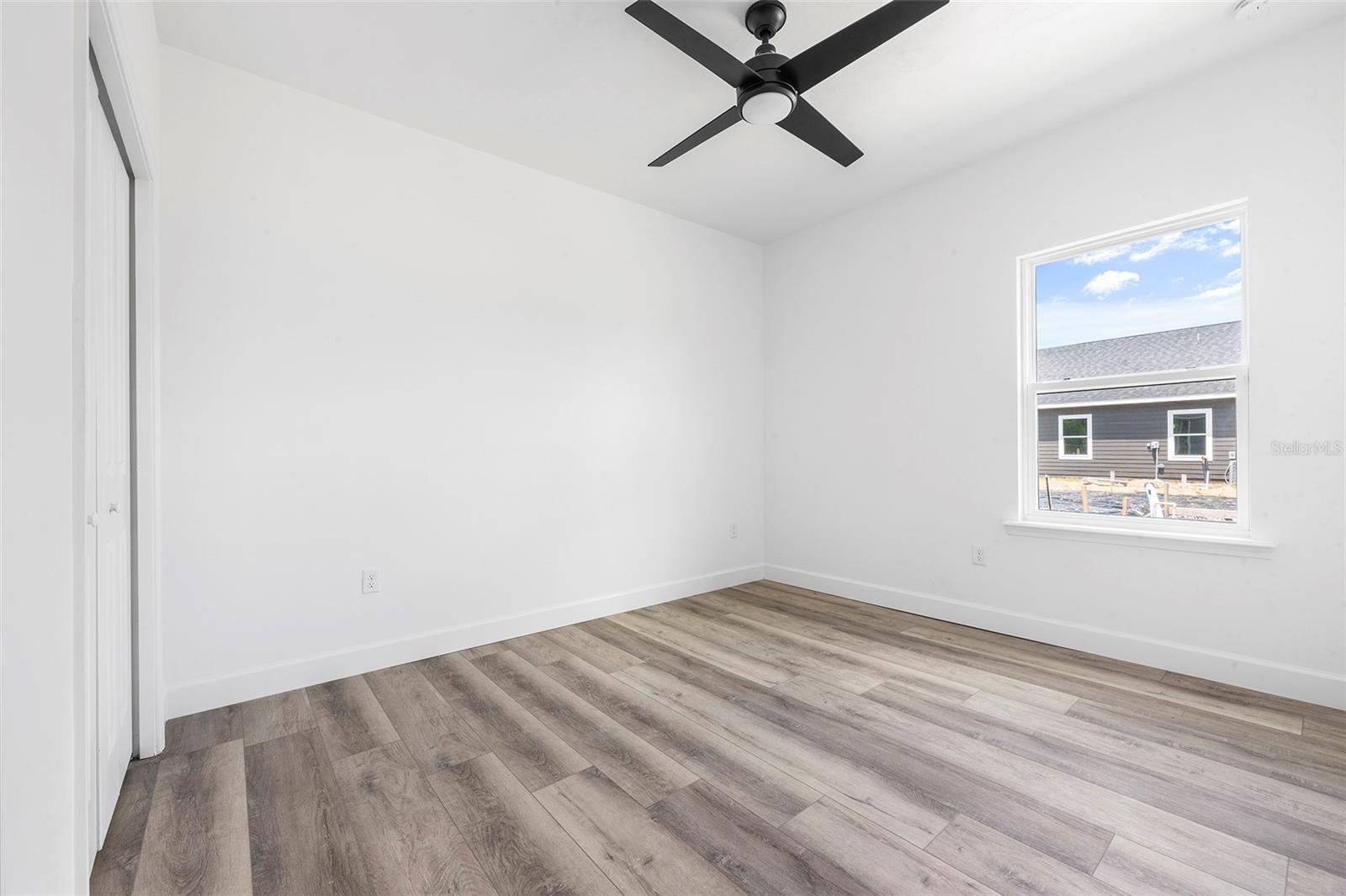 GRAND OAKS - Residential Lease