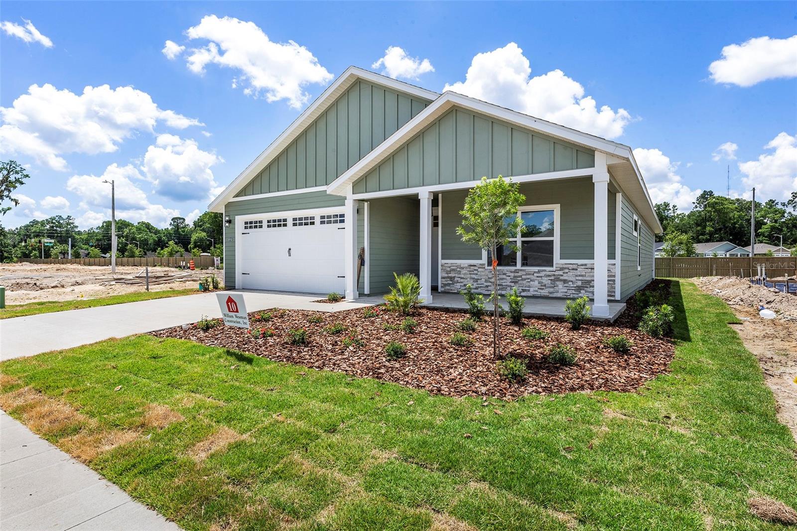 GRAND OAKS - Residential Lease