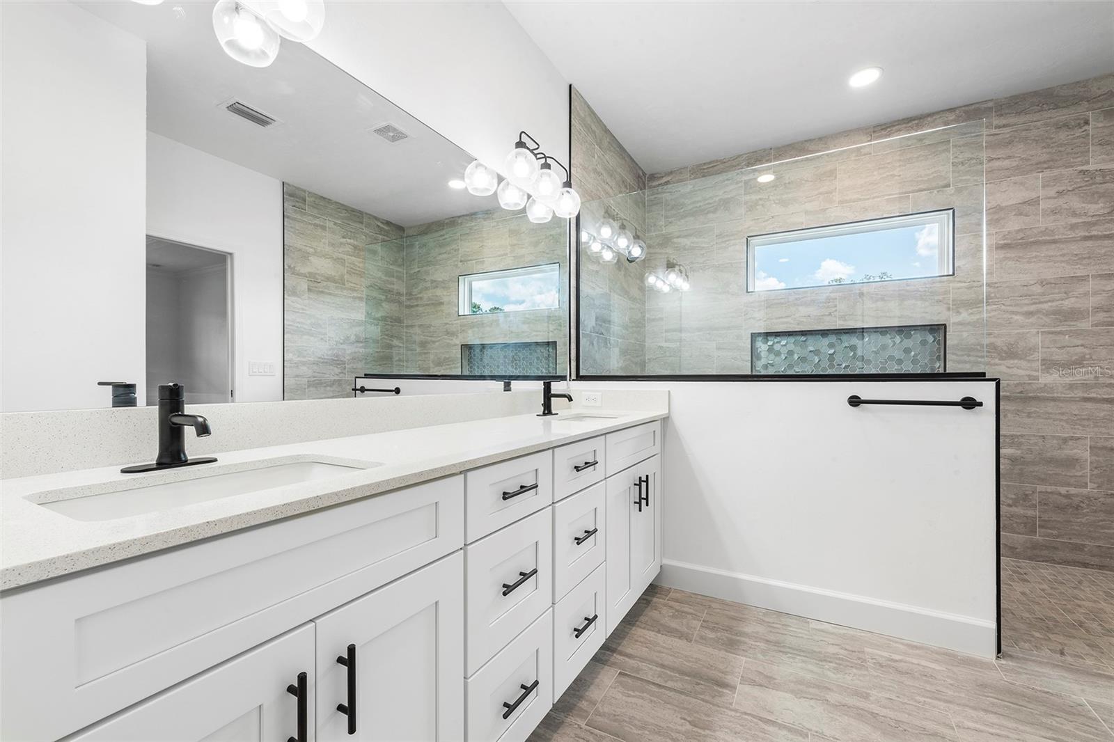 GRAND OAKS - Residential Lease