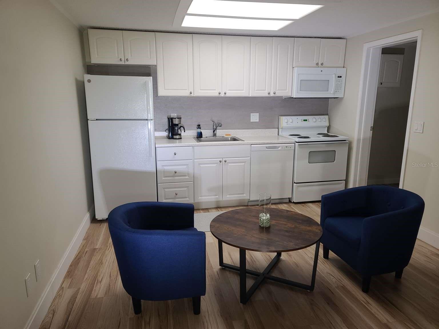 CROSSINGS/CONWAY BLDG I - Residential