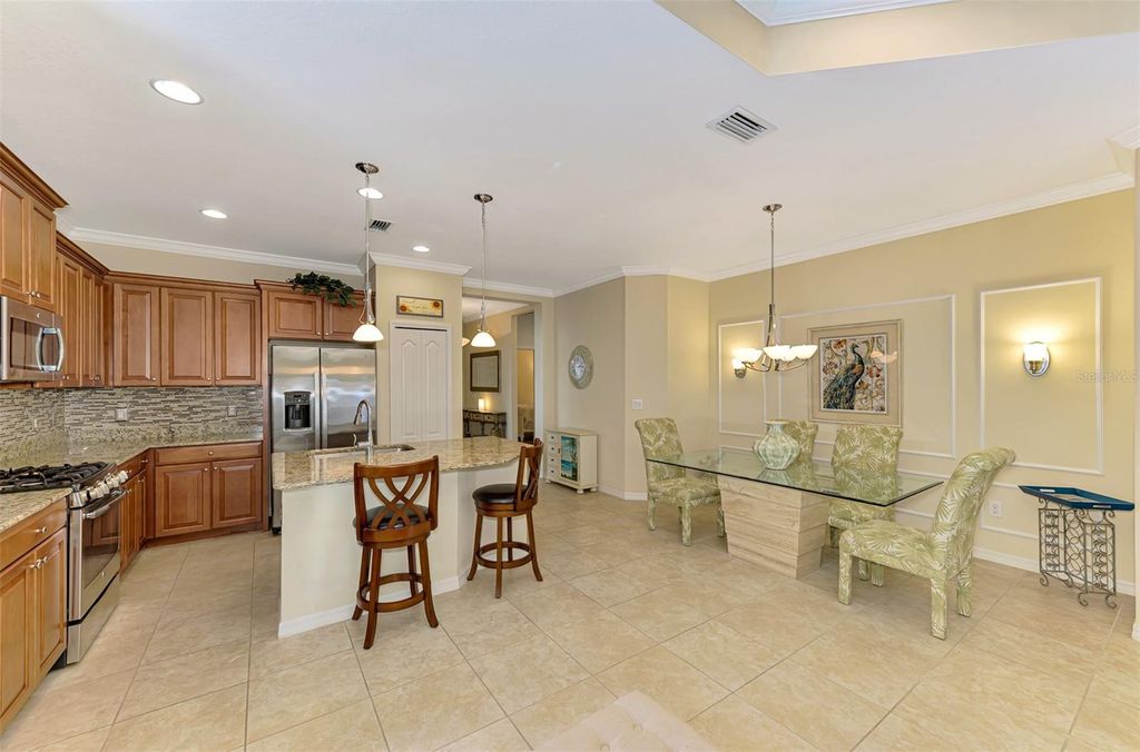 Photo of 4920 Maymont Park Circle, Bradenton, FL 34203 (MLS # A4677029)