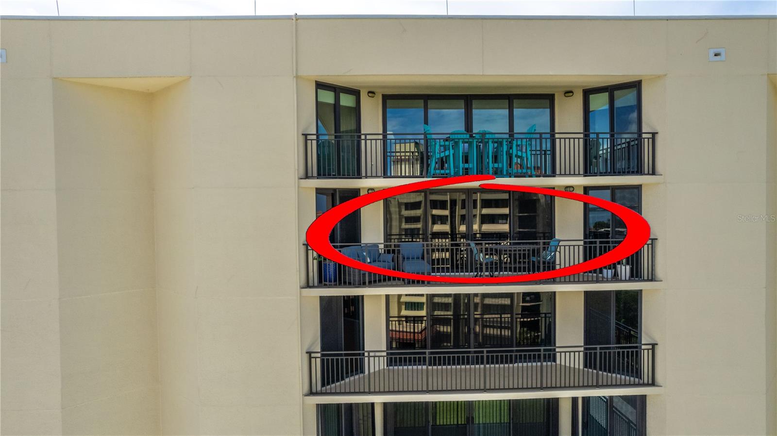 ISLAND WALK CONDO - Residential