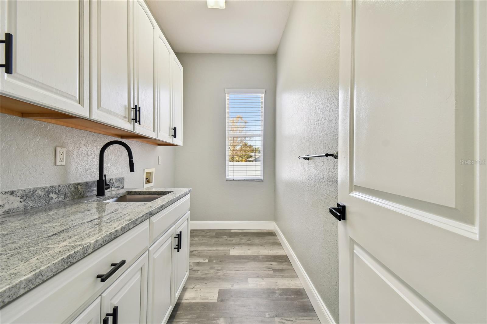 QUAIL HOLLOW ACREAGE - Residential Lease