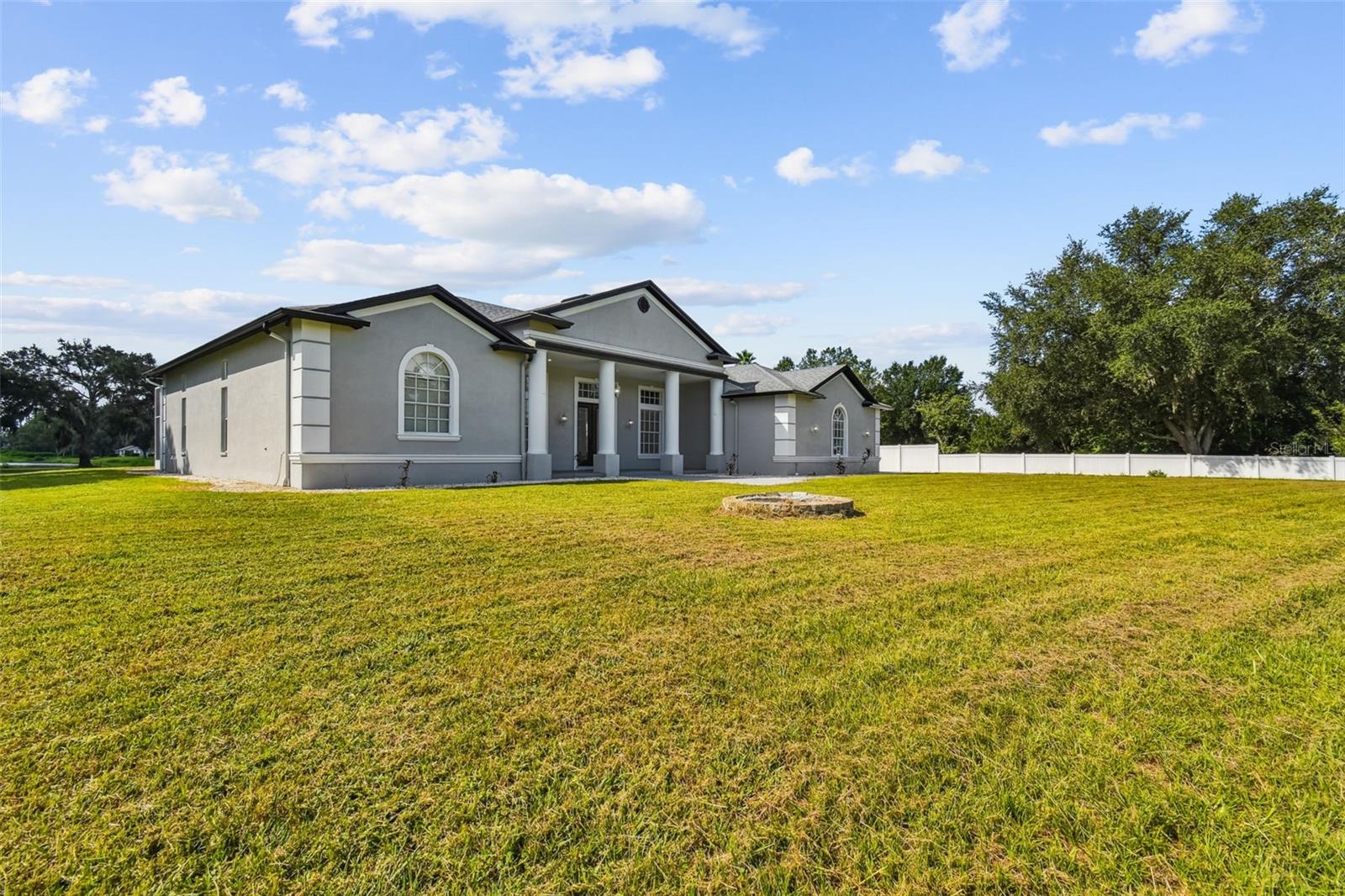 QUAIL HOLLOW ACREAGE - Residential Lease