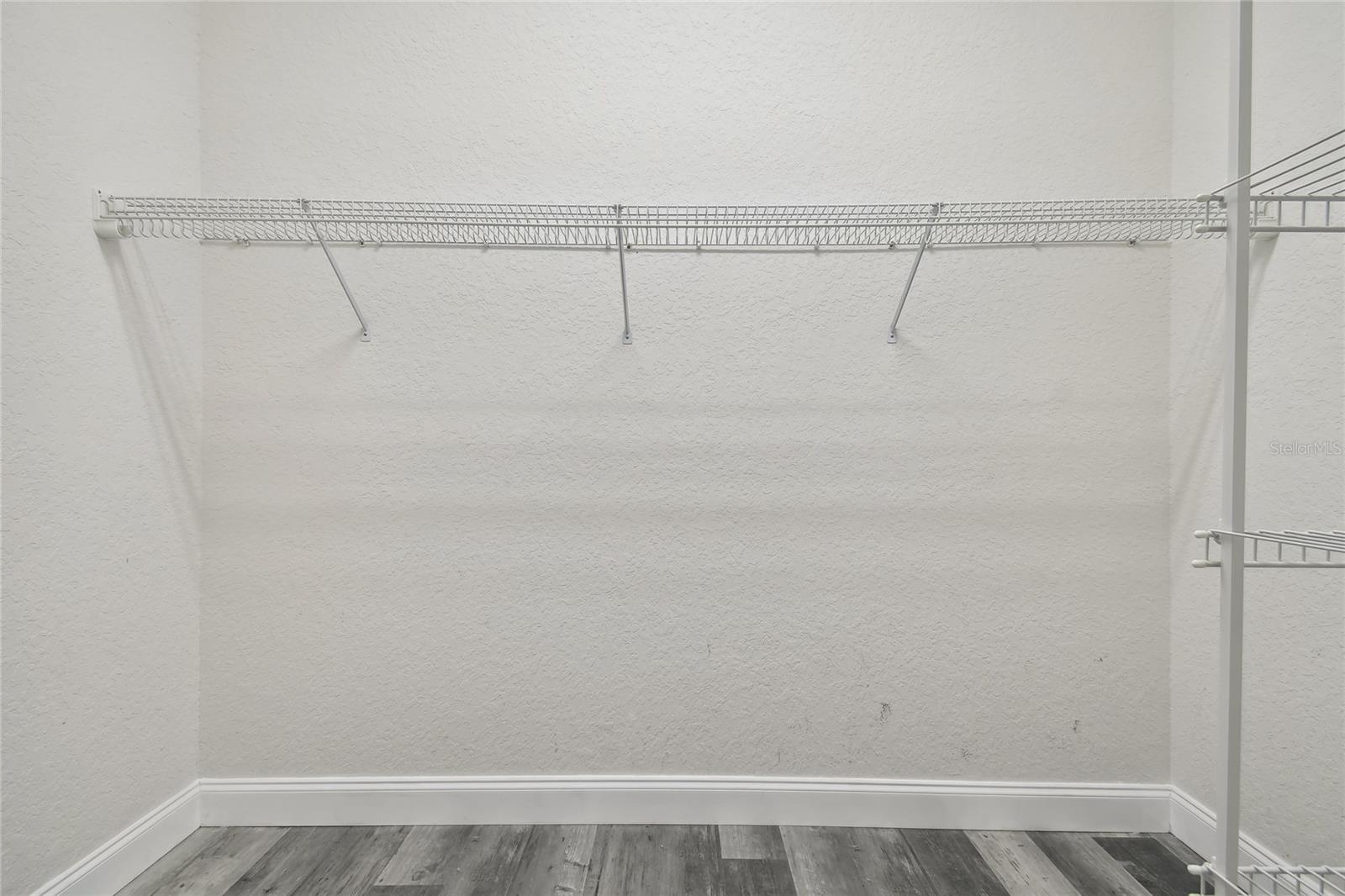 QUAIL HOLLOW ACREAGE - Residential Lease