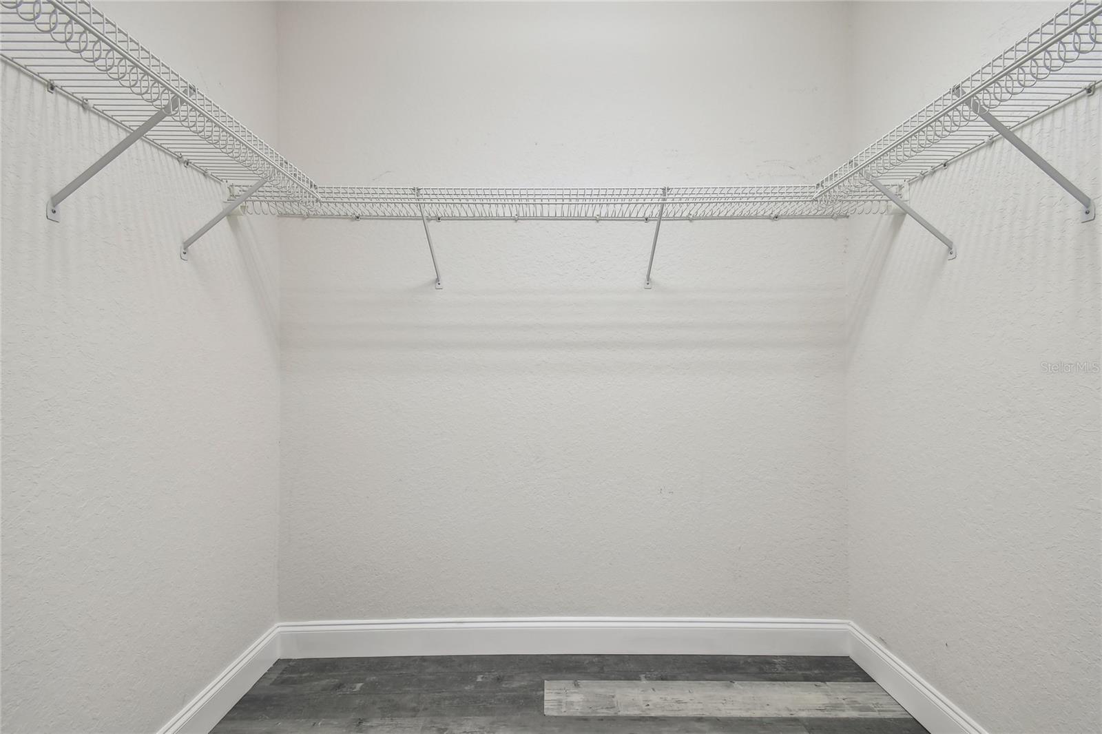 QUAIL HOLLOW ACREAGE - Residential Lease