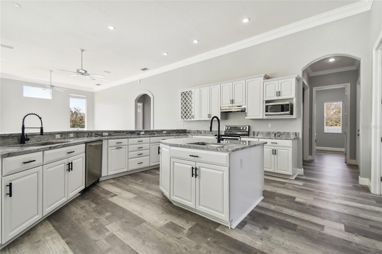 QUAIL HOLLOW ACREAGE - Residential Lease