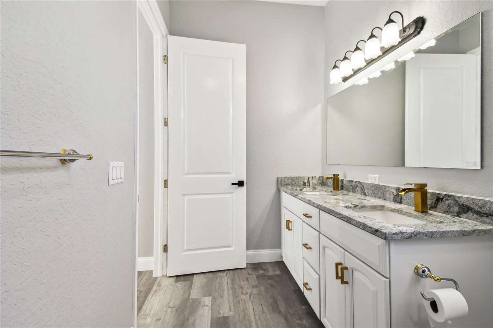 QUAIL HOLLOW ACREAGE - Residential Lease