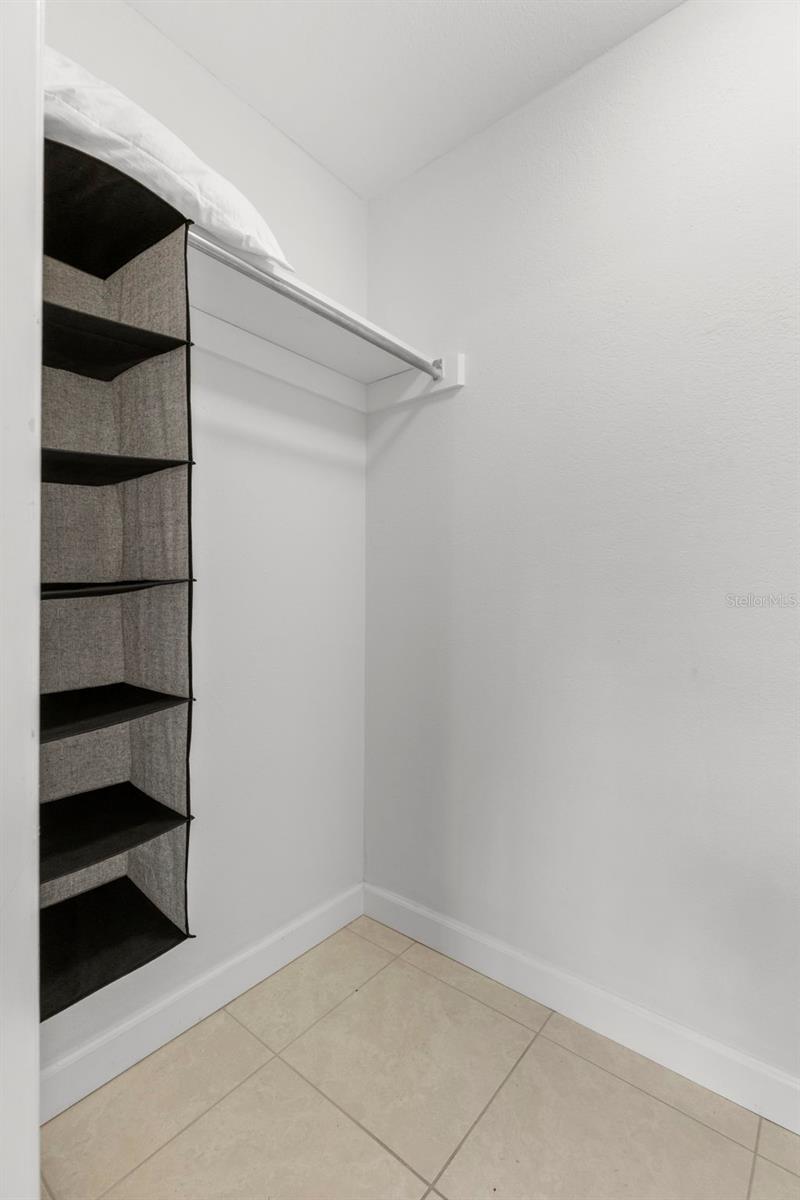 TAMPA BAYSHORE VILLAS CONDOMIN - Residential Lease