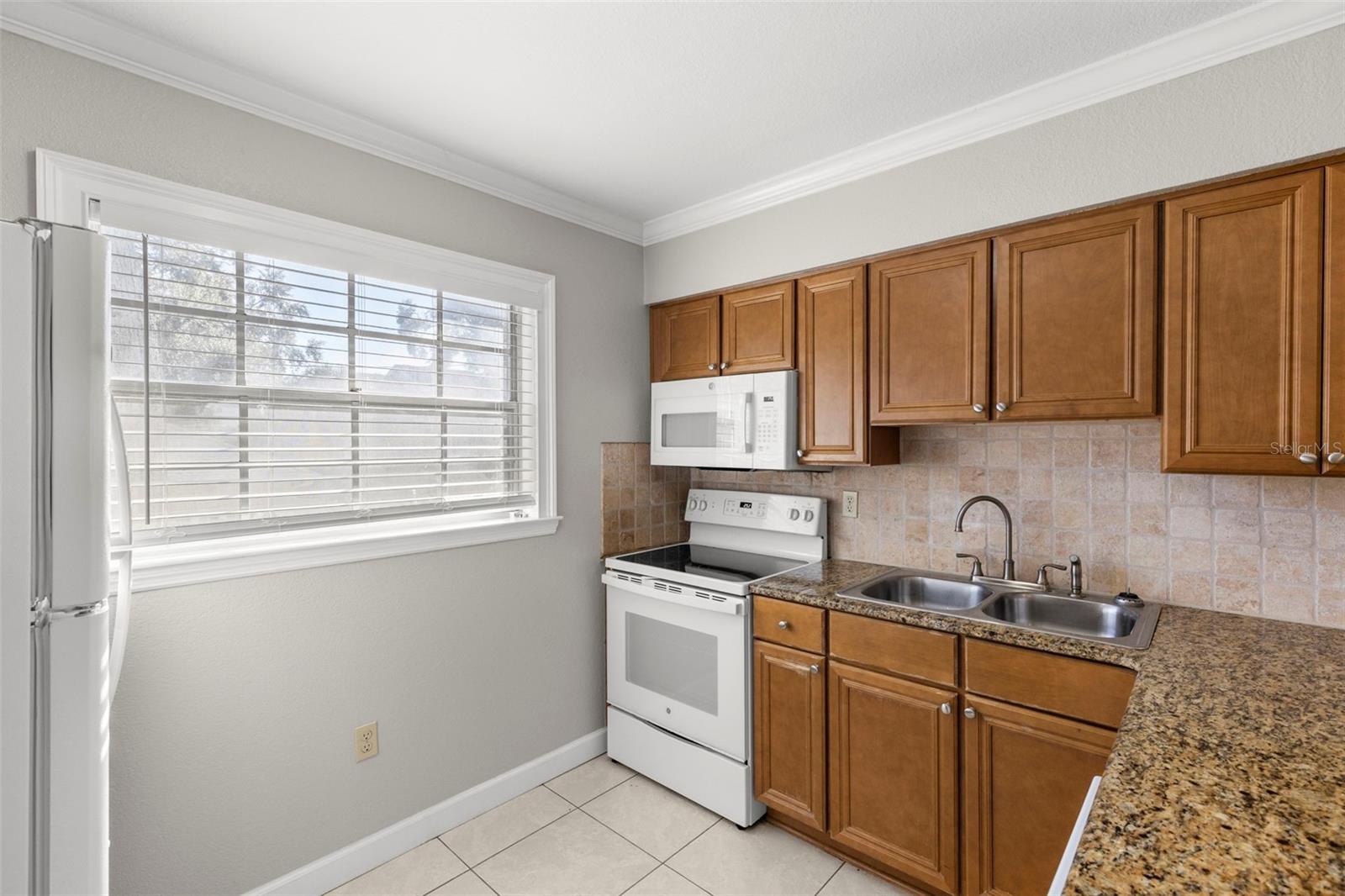 TAMPA BAYSHORE VILLAS CONDOMIN - Residential Lease