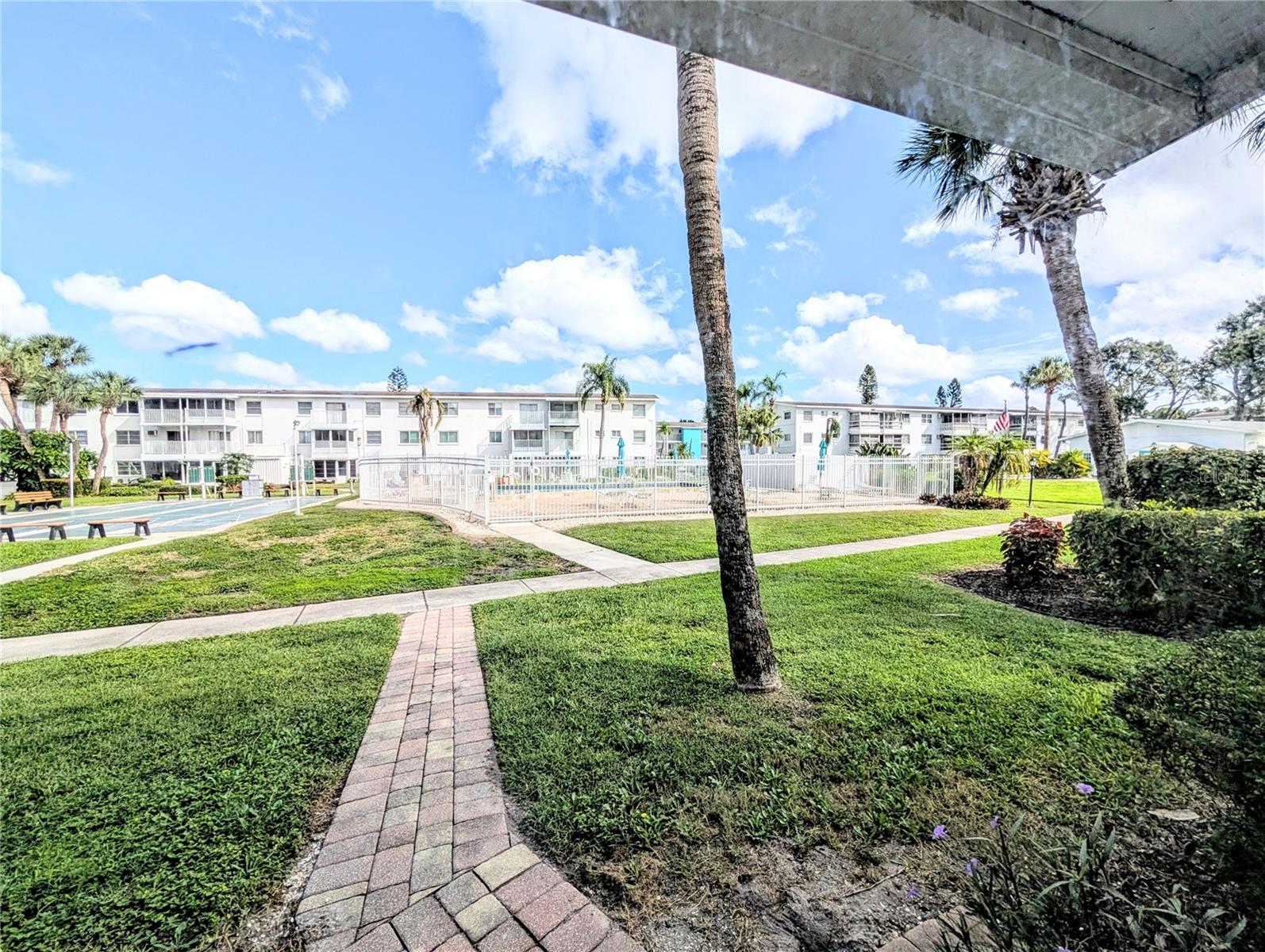 THE FOURTH BAYSHORE - Residential