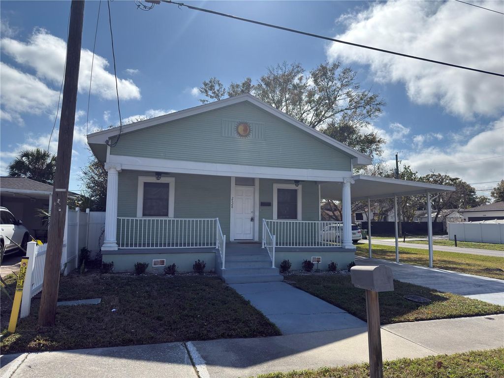 Photo of 2528 W Saint John Street, Tampa, FL 33607 (MLS # TB8473841)