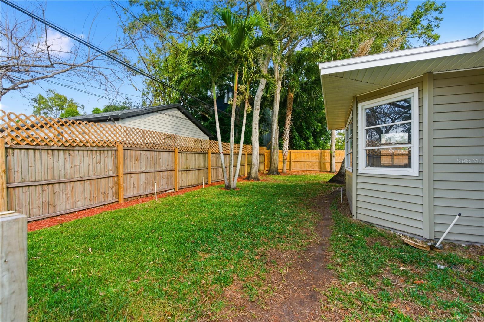 OAK HILLS - Residential