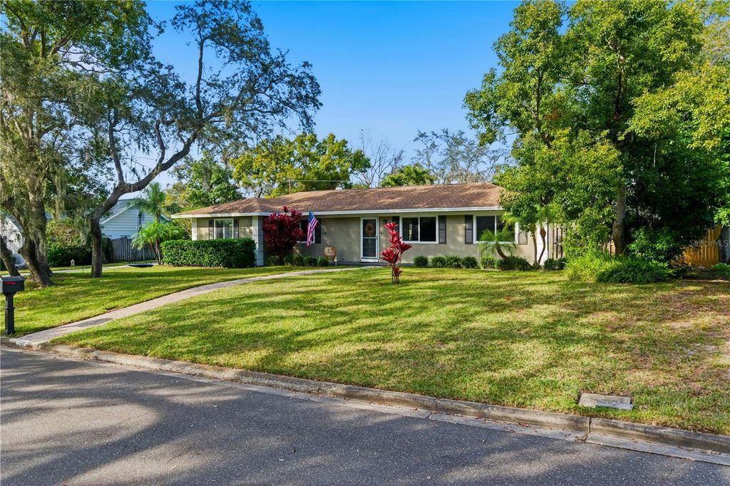 Photo of 1540 Walnut Street, Clearwater, FL 33755 (MLS # TB8463012)