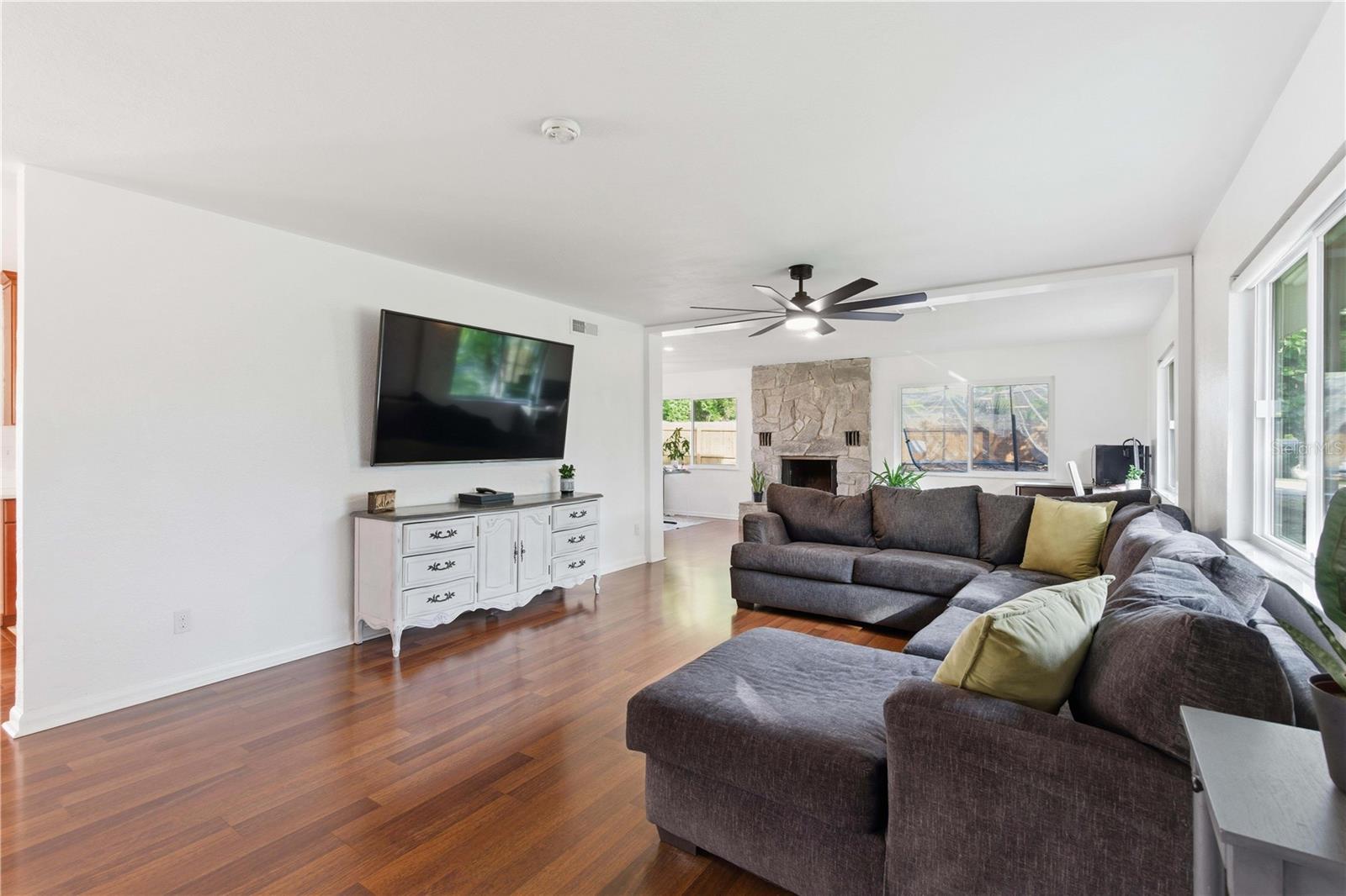 OAK HILLS - Residential