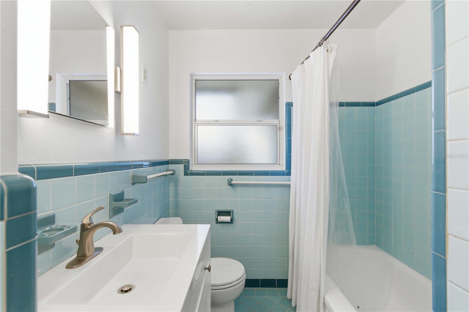 OAK HILLS - Residential