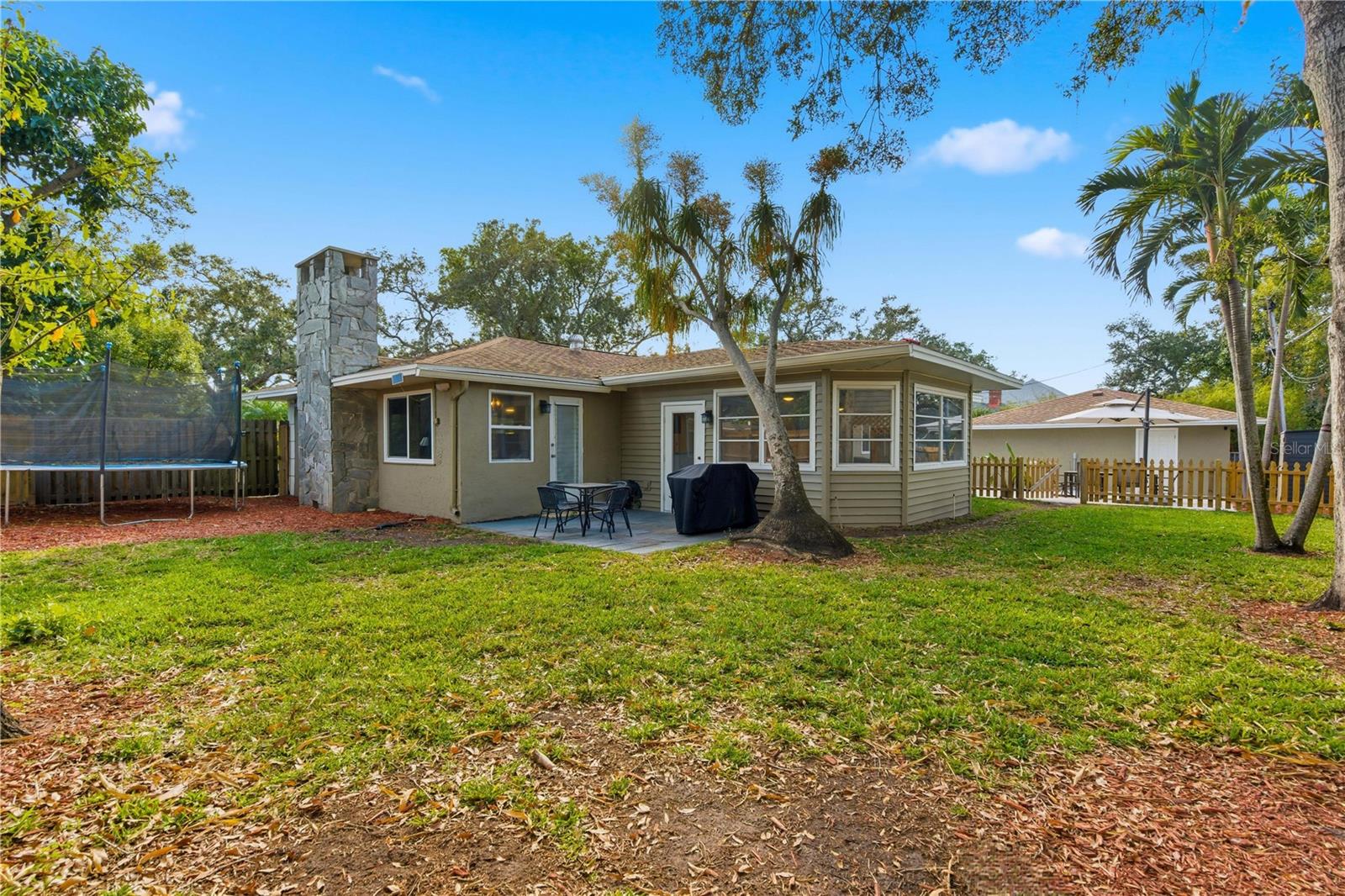 OAK HILLS - Residential