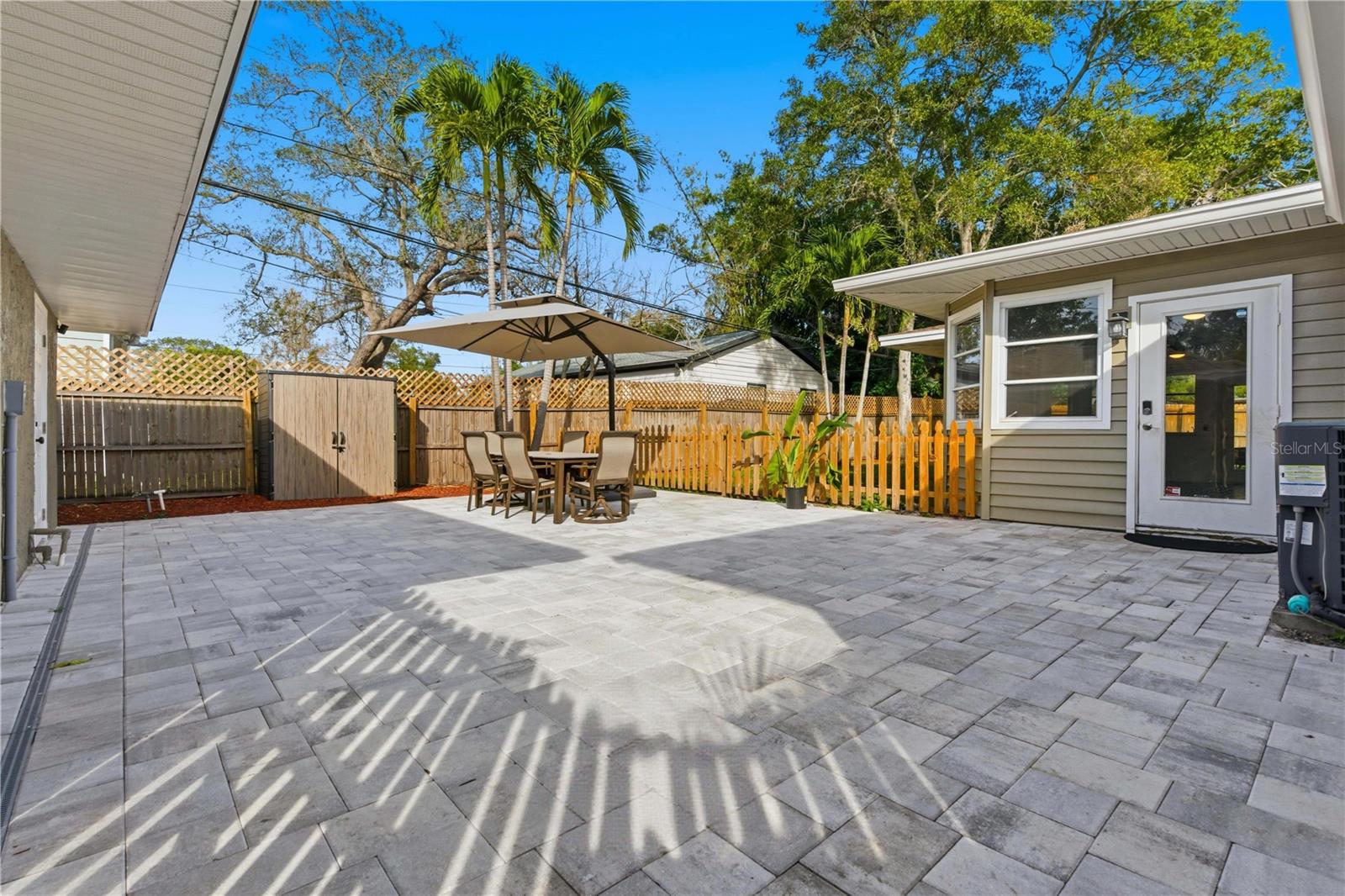 OAK HILLS - Residential