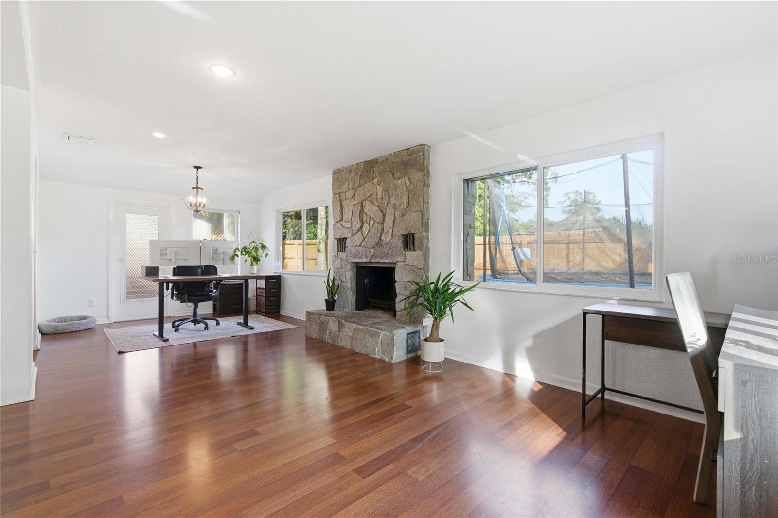 OAK HILLS - Residential