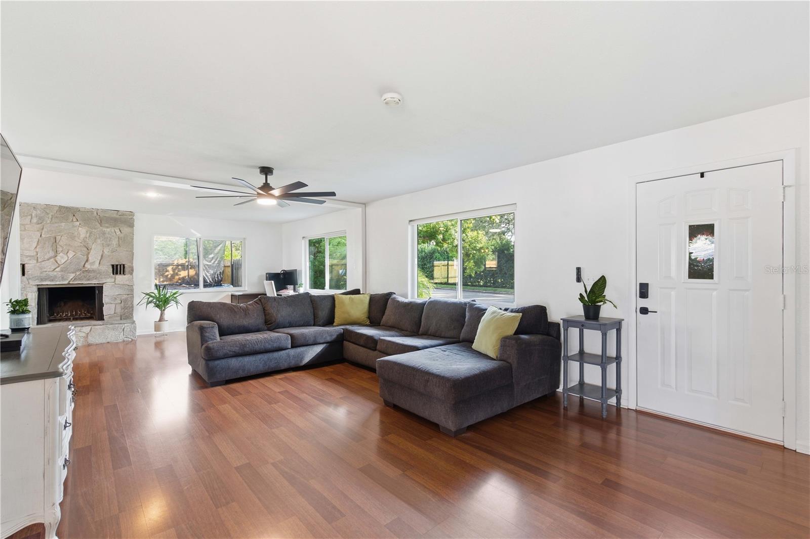 OAK HILLS - Residential